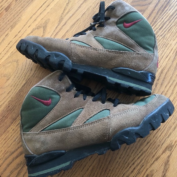 90s Nike Boots